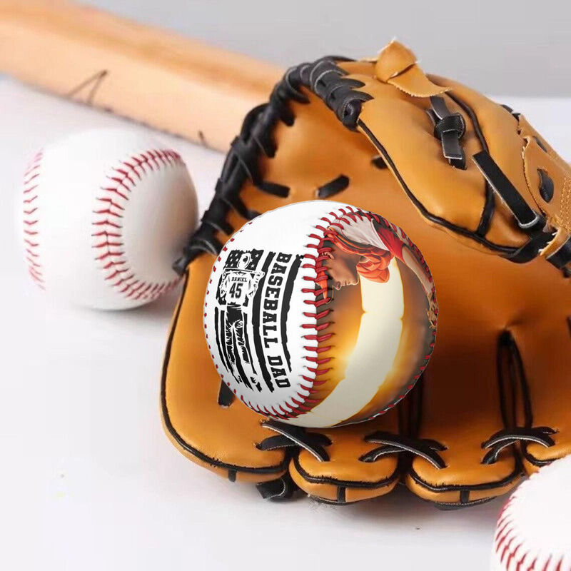 Gepersonaliseerde honkbal met naam en nummer voor papa