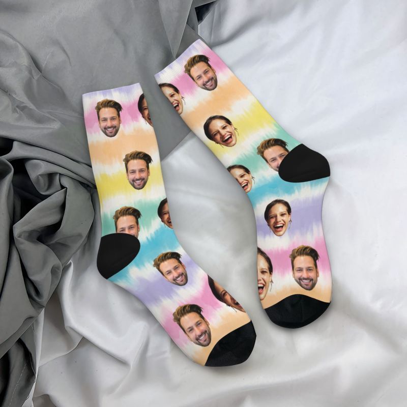 Calcetines de foto personalizados con teñido anudado de colores vibrantes para parejas