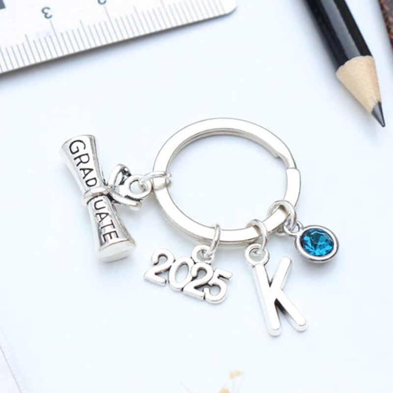 Gepersonaliseerde metalen Sleutelhaak aangepaste belettering en geboortesteen afstuderen cadeau
