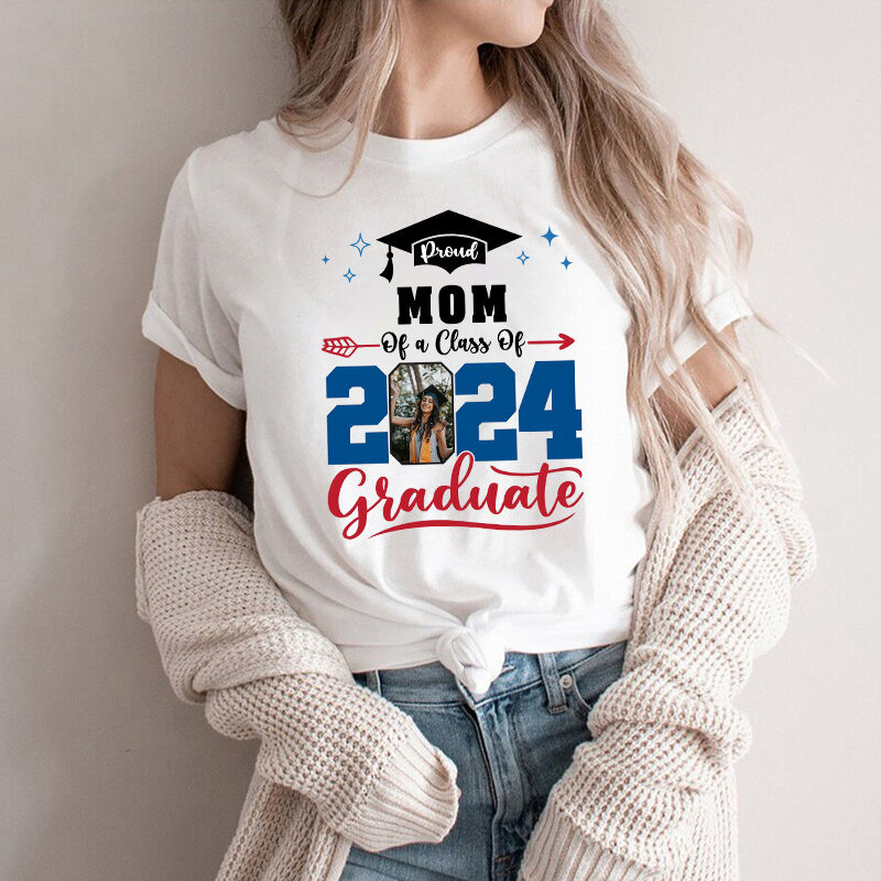 T-shirt personalizzata Orgoglioso laureato della classe 2024 con soprannome personalizzato Grande regalo di laurea