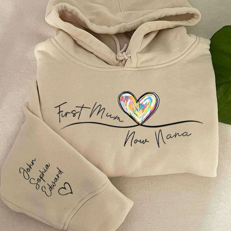 Sweat à capuche personnalisé First Mom Now Grandma Colorful Heart Design Cadeau unique pour la fête des mères