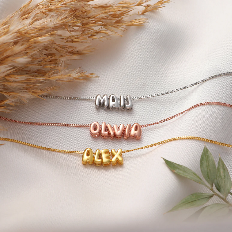 Collier de lettres personnalisées Nom personnalisé Cadeau exquis pour femme à la Saint-Valentin