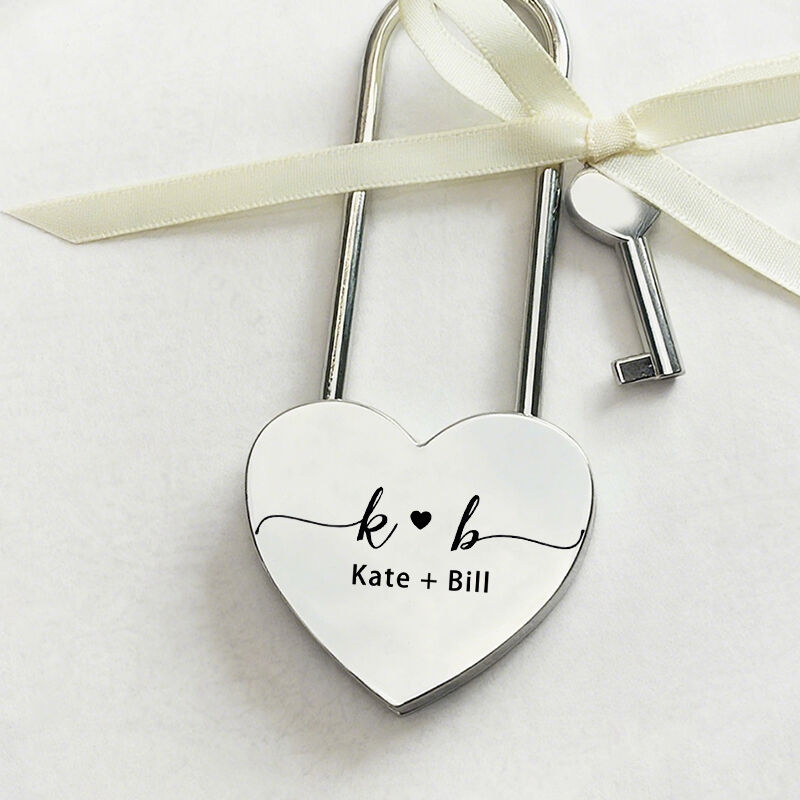 Lucchetto a forma di cuore personalizzato con iniziali e nomi personalizzati Design con lucchetto dell'amore Regalo perfetto per lei Coppie