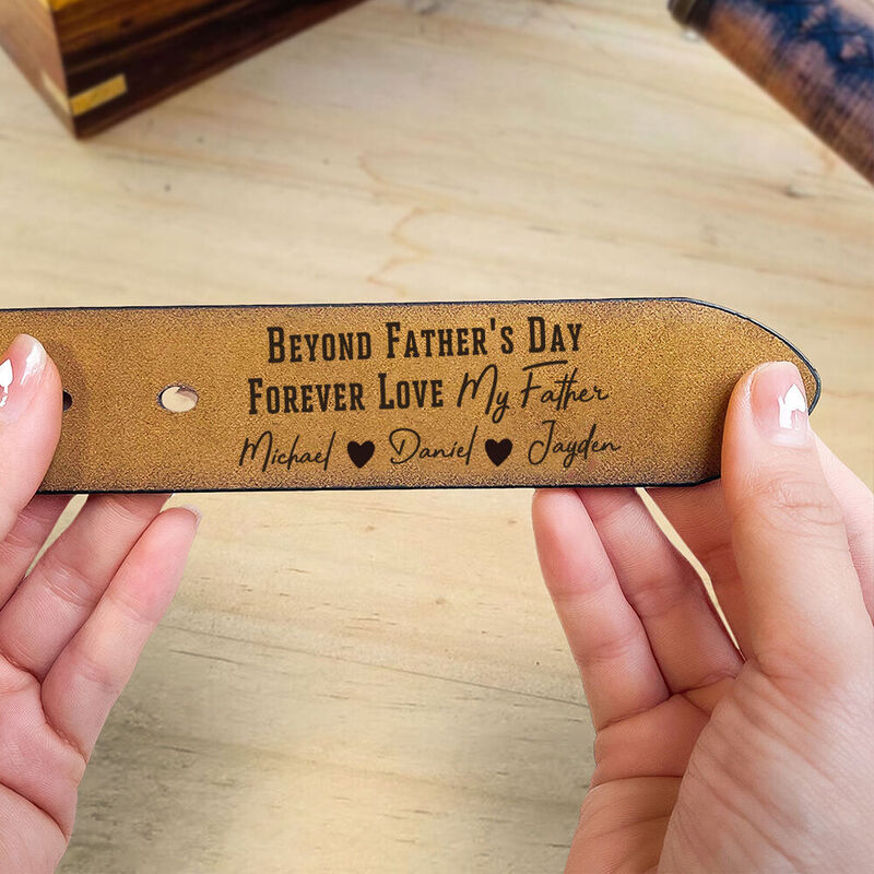 Cinturón de cuero grabado personalizado con nombres de niños personalizados. Divertido regalo de cumpleaños para papá