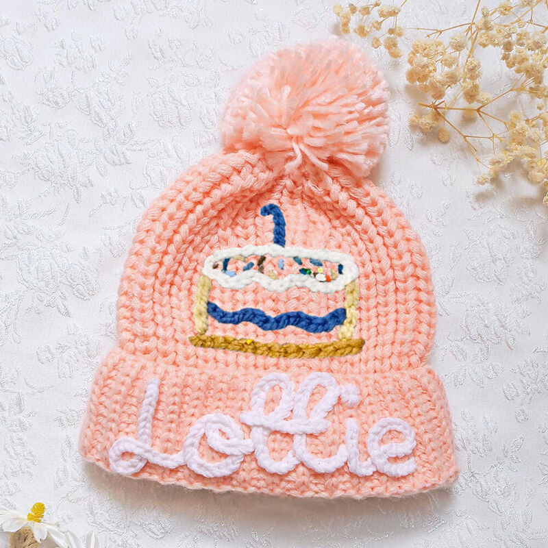 Bonnet à pompon tricoté personnalisé brodé avec nom et gâteau, cadeau de Noël pour enfants