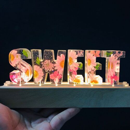 Personalized Dried Flowers Resin Letter Lamp-SWEET
