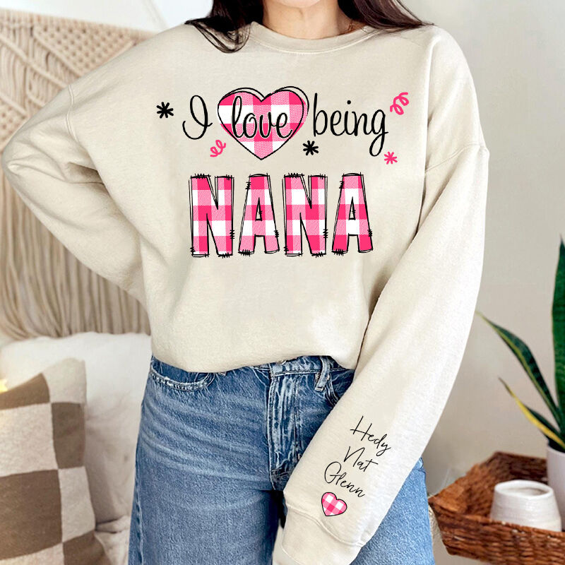 Personalized Sweatshirt I Love Being Mom Chic Plaid Pattern Design Attractive Mother's Day Gift