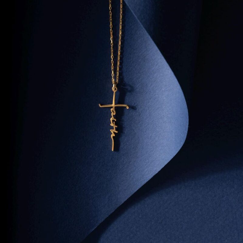 Collier personnalisé avec prénom et croix Cadeau pour la famille