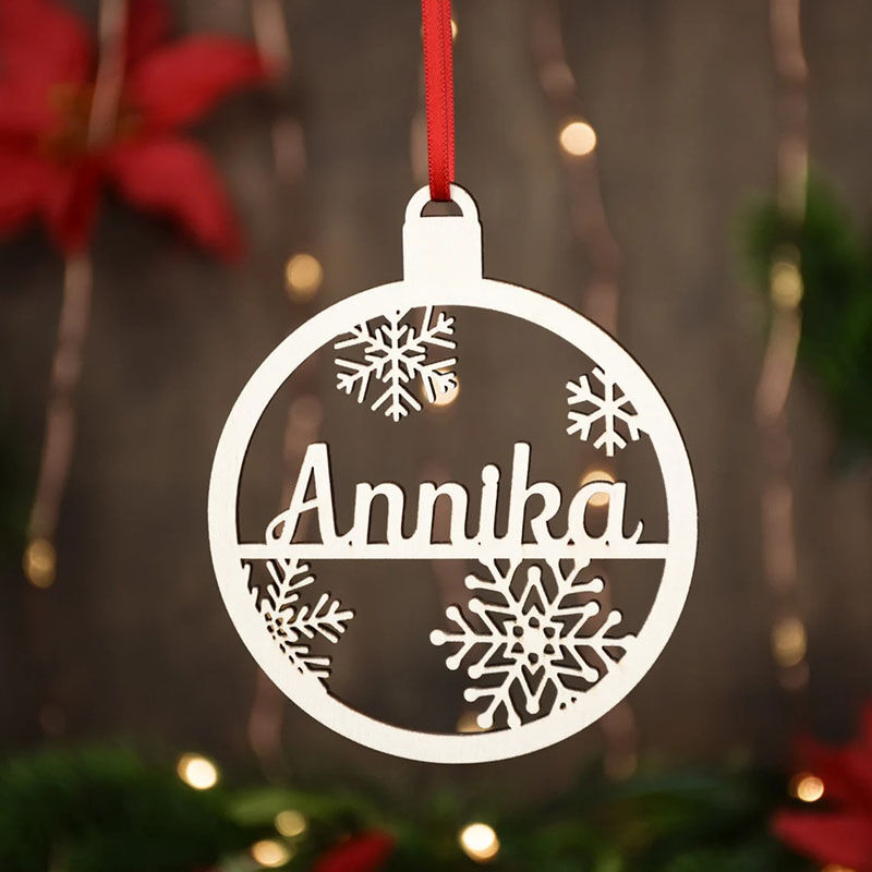 Personalized Wooden Round Custom Name Christmas Decoration With Snowflake Pattern