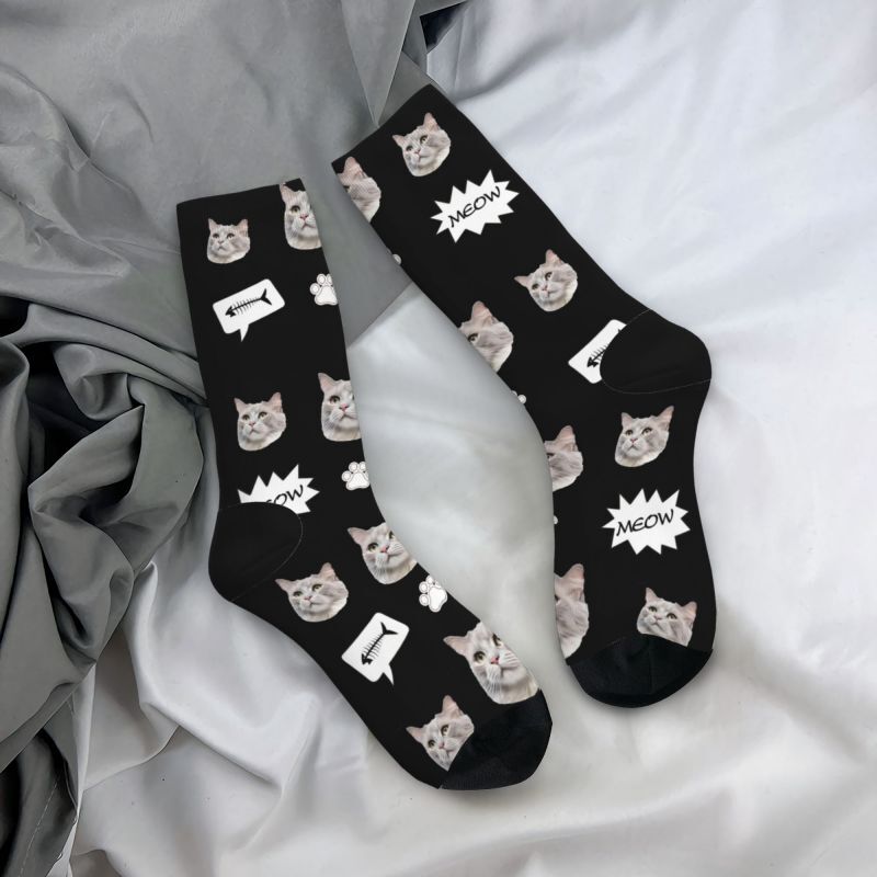 Chaussettes à facettes personnalisées avec photo de chat ajoutées comme cadeau pour les amoureux des animaux de compagnie