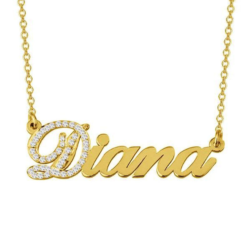 Collar personalizado con nombre con letras mayúsculas llenas de diamantes