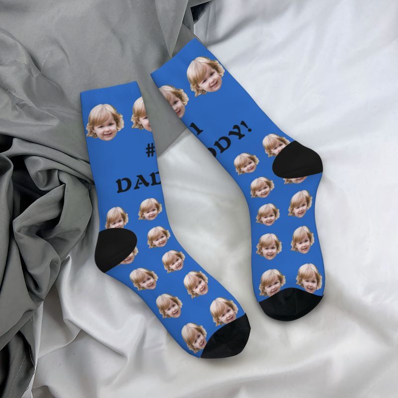 Calcetines faciales personalizados con fotos de niños añadidos como regalo del Día del Padre