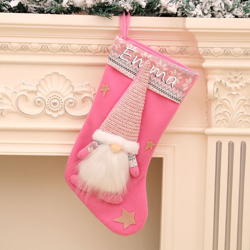Calcetines de navidad personalizados con el nombre del gnomo navideño con barbudo rosa