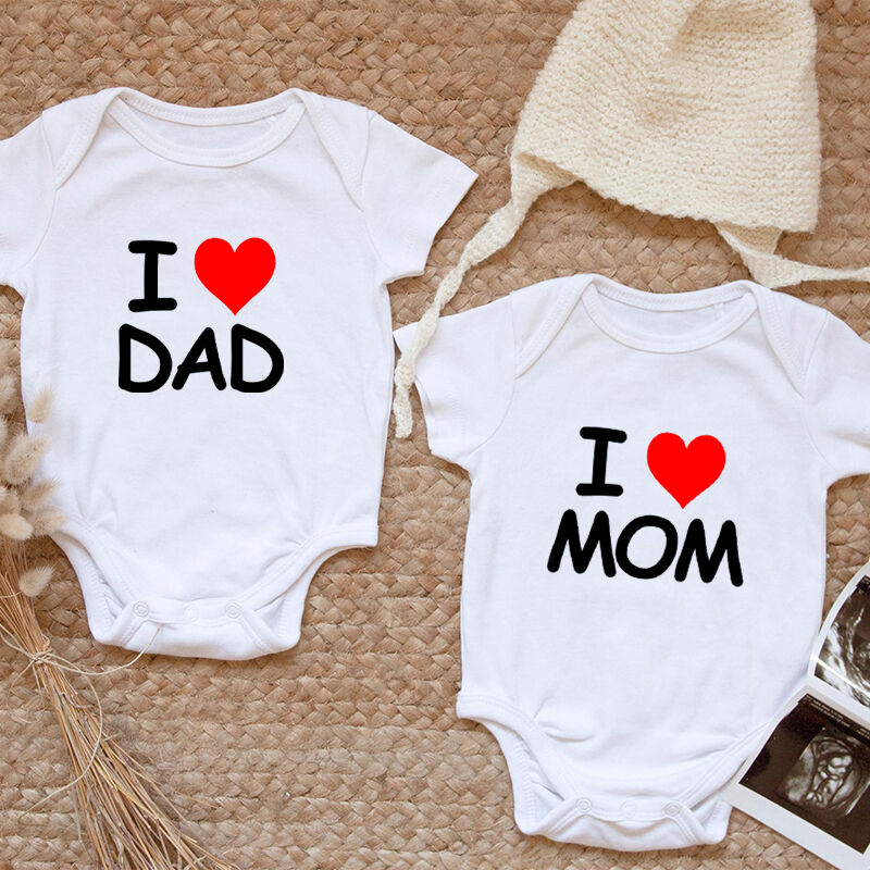 Onesie per neonati personalizzate con il nome del papà e della mamma Regalo unico e caldo per la festa del bebè per la famiglia