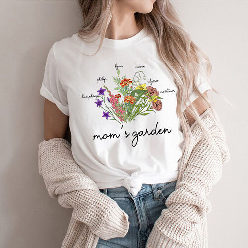 Personalisiertes T-Shirt Mama's Garden mit individuellem Namen und Blume für die liebe Mutter