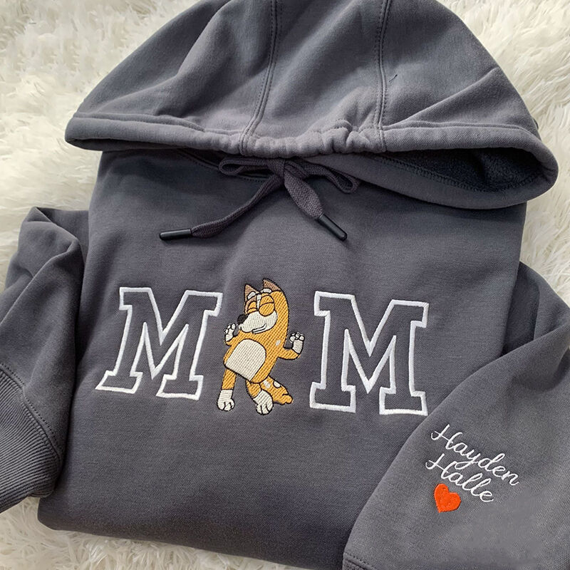 Personalisierte Hoodie bestickt Cartoon Mama Hund mit benutzerdefinierten Namen Design Perfektes Geschenk zum Muttertag