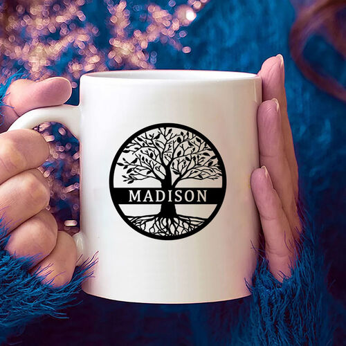 Personalisierte Tasse mit individuellem Namen und Lebensbaum