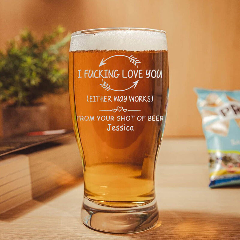 Verre à bière personnalisé avec motifs de coeurs Cadeau intéressant pour les couples
