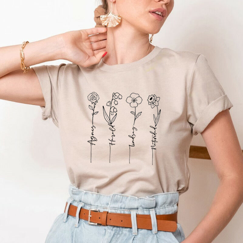 T-shirt personalizzata con nome e disegno floreale per la dolce mamma