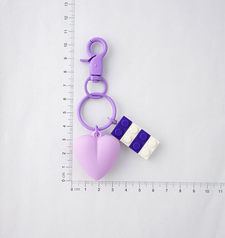 Porte-clés 3D personnalisé avec accessoires en forme de cœur, cadeau de Noël amusant pour petite amie
