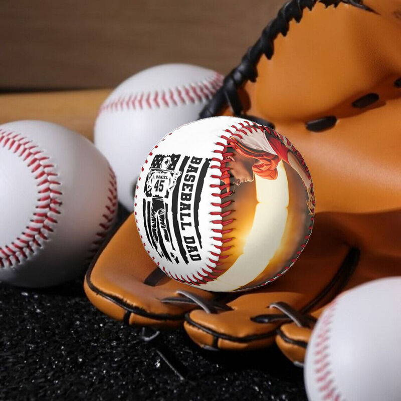 Gepersonaliseerde honkbal met naam en nummer voor papa