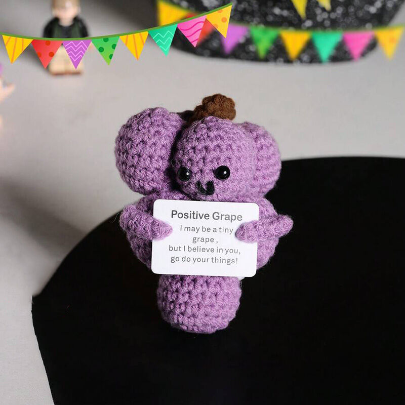 Muñeca de ganchillo con forma de uva, hecha a mano, regalo sencillo para niños