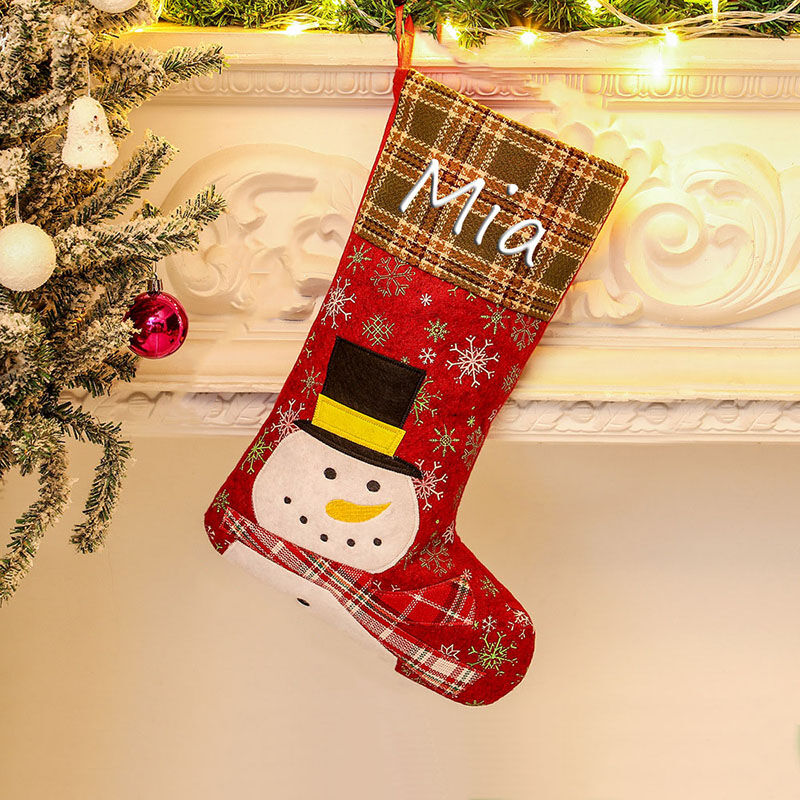 Calcetines navidad chimenea personalizado con nombre de muñeco de nieve en color rojo