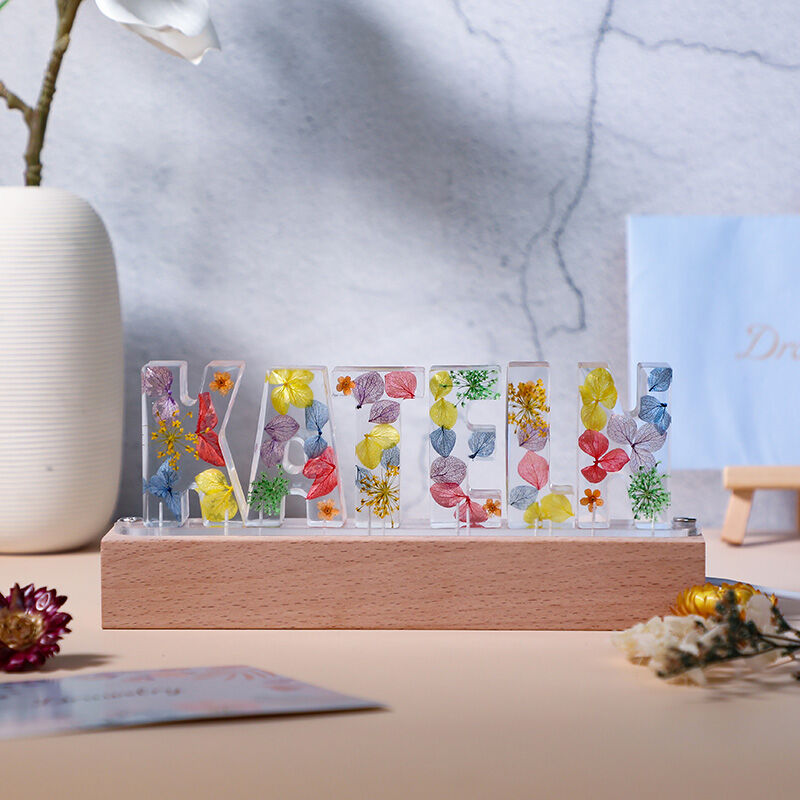 Custom Colorful Hydrangea Dried Flower Resin Name Letter Lamp