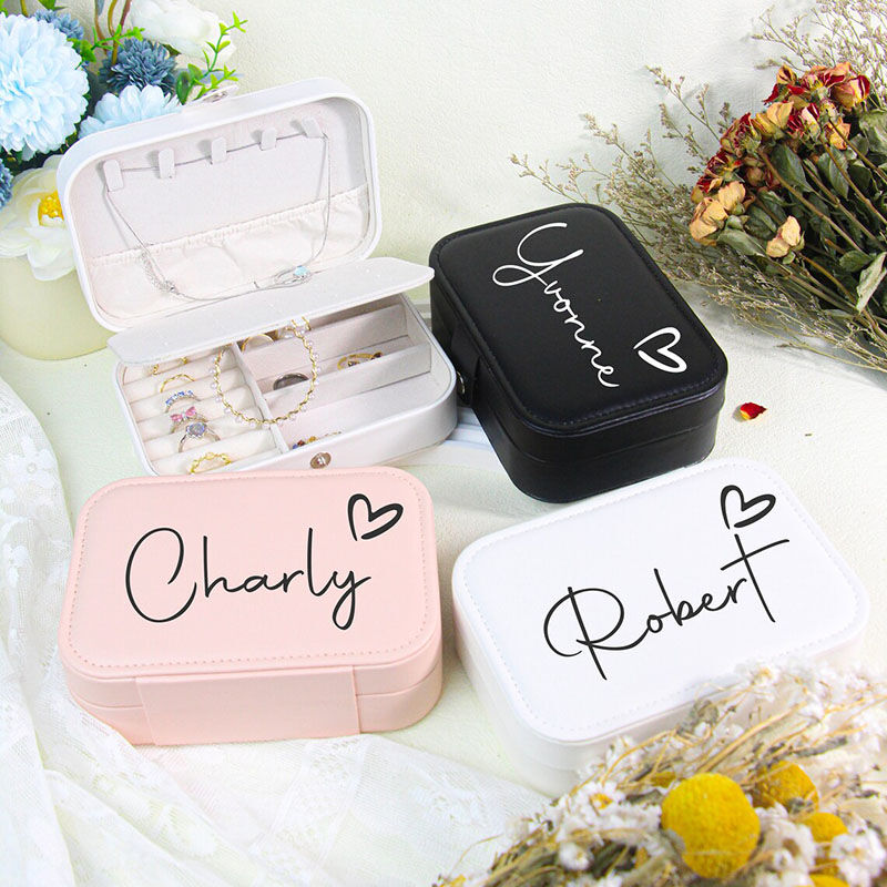 Joyero rectangular personalizado con nombre y corazón vacío para mamá