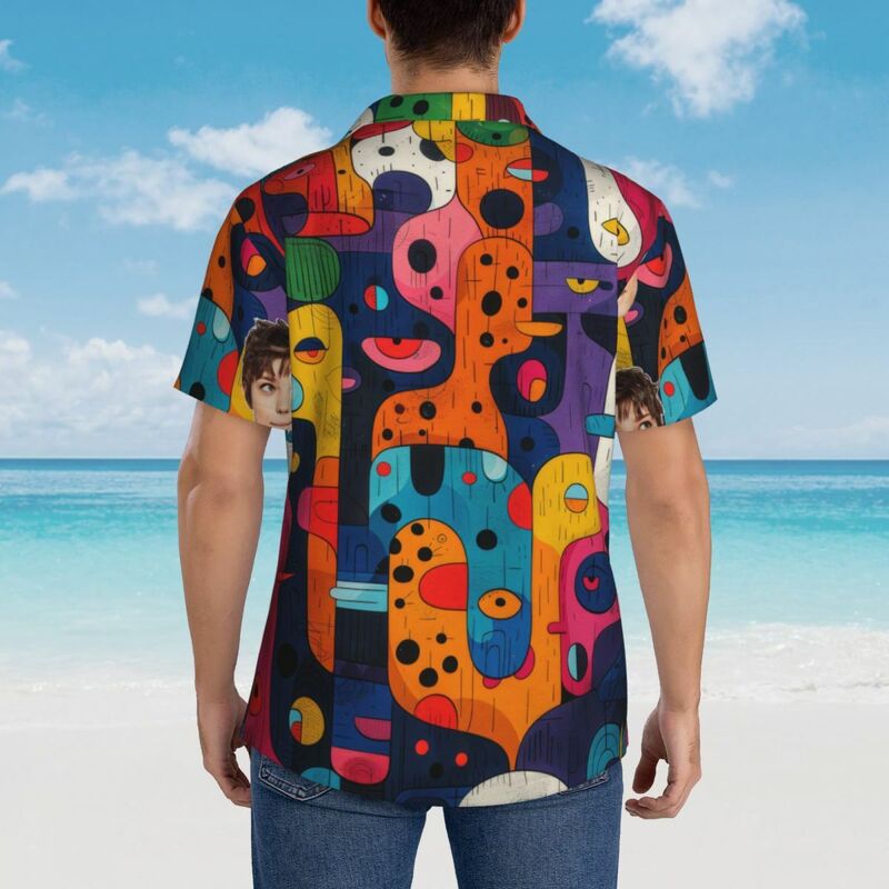 Individuelles Hawaiihemd mit abstrakten Kunstdrucken und Gesichtsfotos für ihn