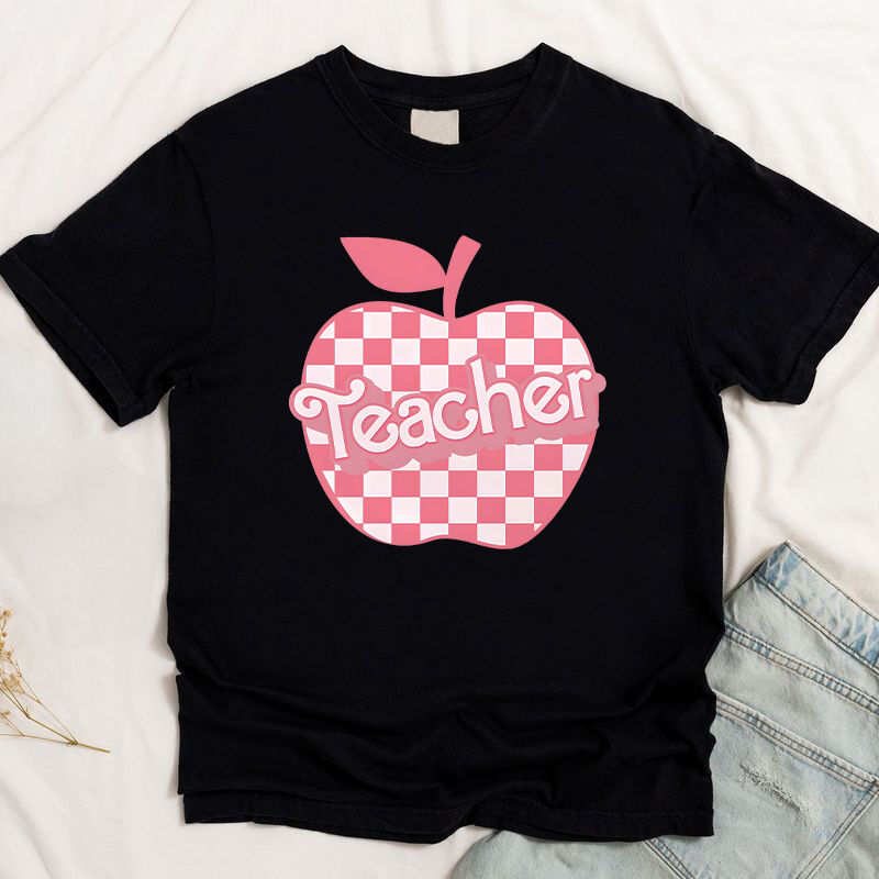 Personalisiertes T-Shirt Checkered Pink Apple Teacher Design Zurück zu Schule Geschenk für Lehrer