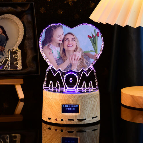 Altavoz bluetooth personalizado color lámpara cristal con letra mom