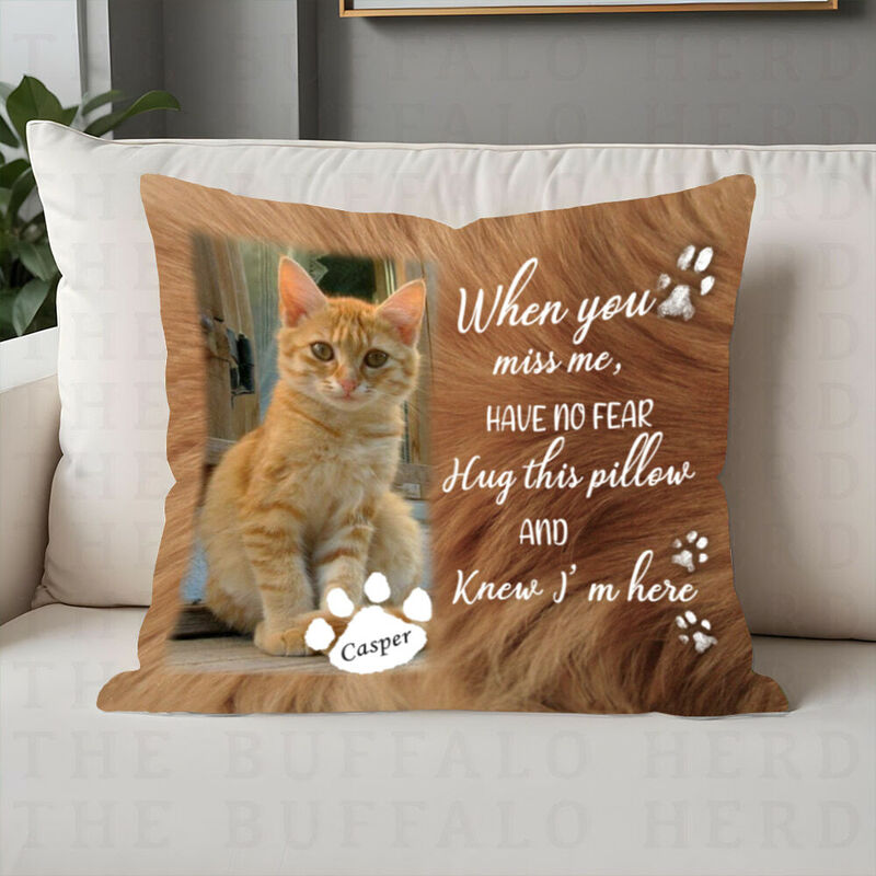 Coussin personnalisable avec motif de poils de chat comme cadeau personnalisé pour les propriétaires de chats