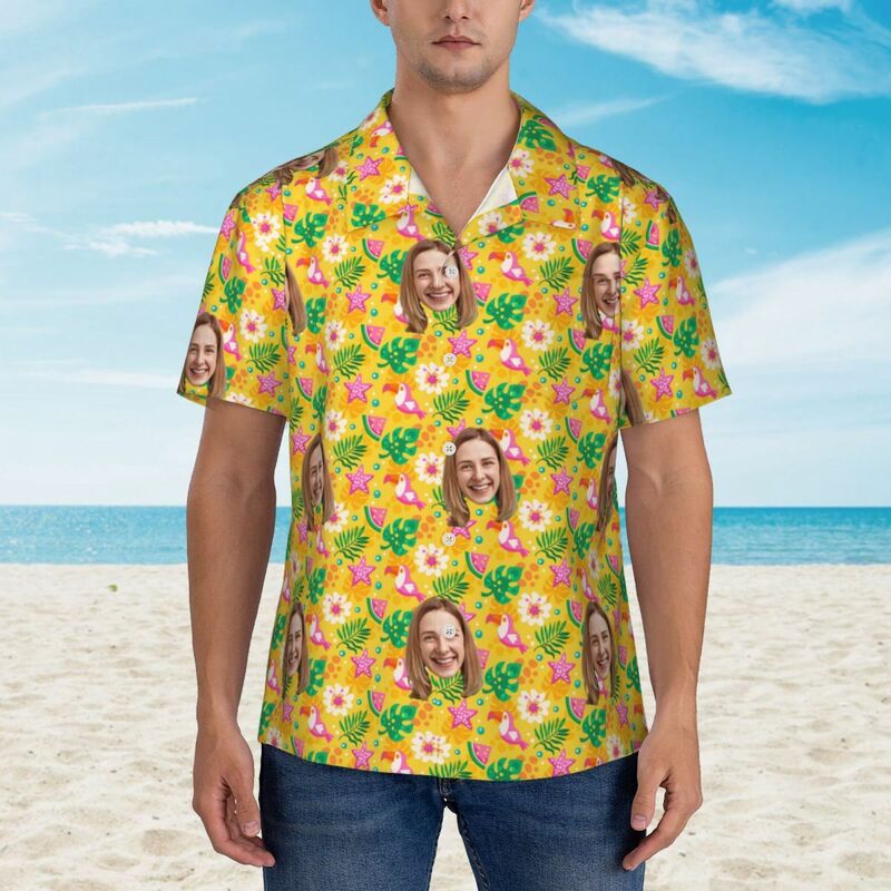 Camicia hawaiana personalizzata a maniche corte gialla per gli amanti della spiaggia