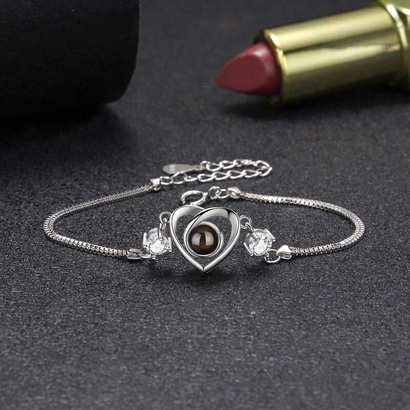 Bracelet personnalisé en forme de cœur avec projection d'images de diamants