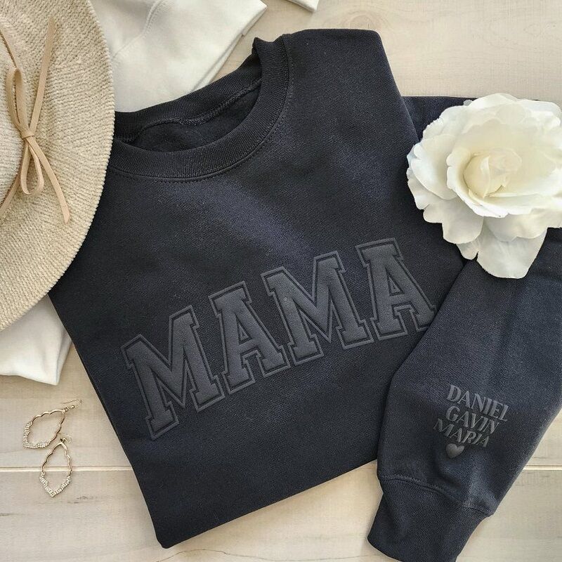 Personalisierte Sweatshirt Puff Druck MAMA Design mit benutzerdefinierten Namen Perfektes Geschenk zum Muttertag