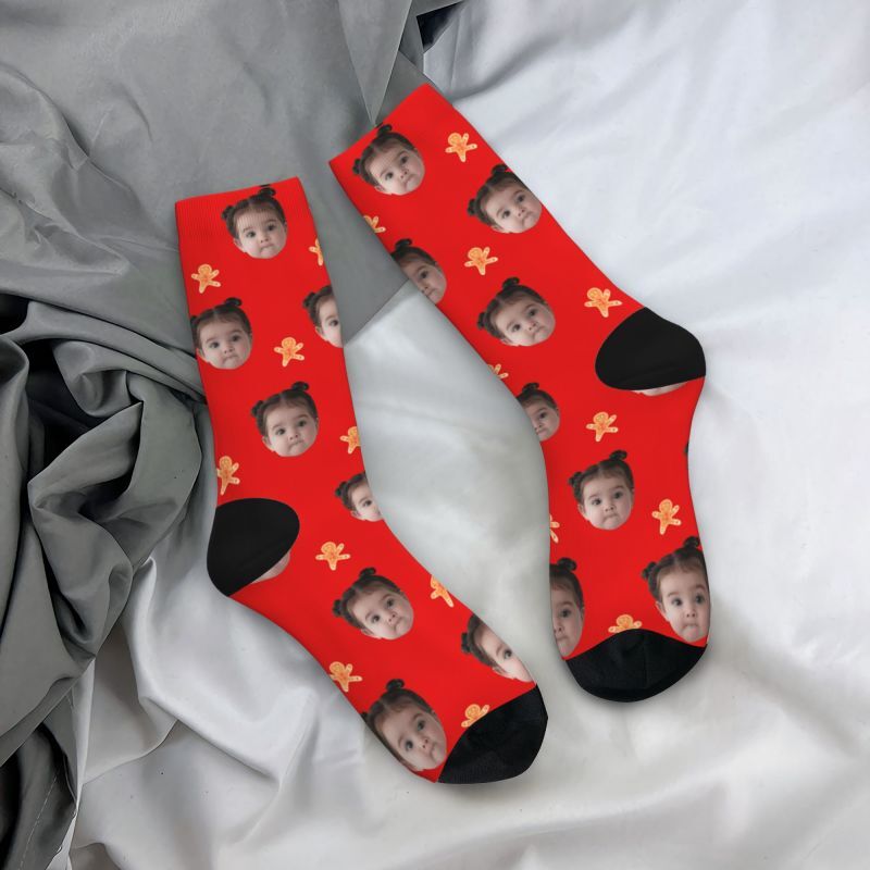 Chaussettes personnalisées avec motif bonhomme en pain d'épices pour ajouter une photo comme cadeau de Noël