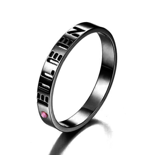 Anillo con letra mayúscula hueca con piedra natal personalizada