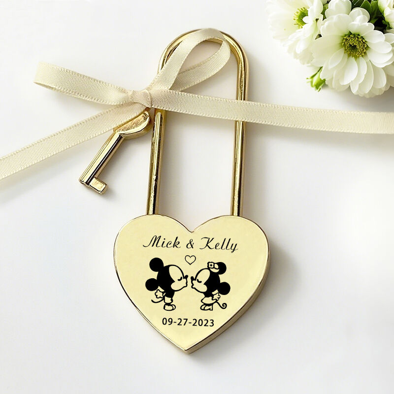 Candado de corazón personalizado con diseño de pareja de ratones besándose, nombres personalizados y fecha, regalo para aniversario