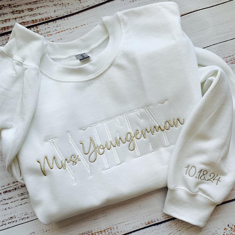 Personalized Sweatshirt Custom Embroidered Name and Date Golden Thread Exquisite Gift for Wife