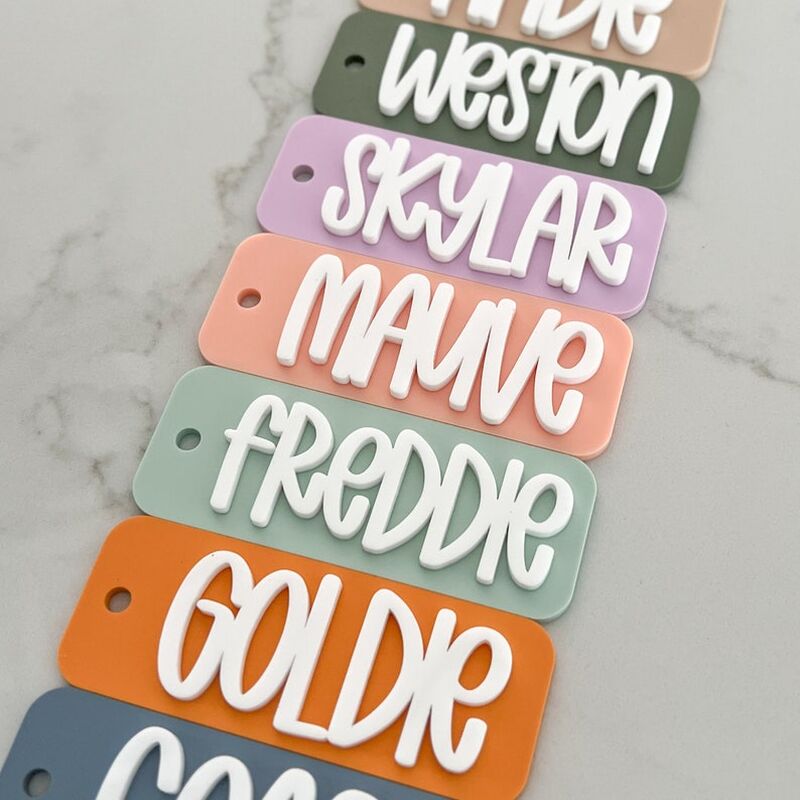 Personalisierter Schlüsselanhänger Bunter Name Witziges Geschenk für Teenager