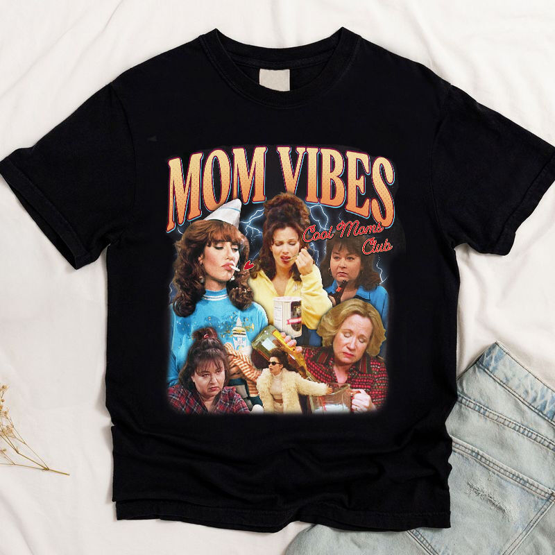 Personalized T-shirt 90's Mom Vibes Cool Moms Club Design Funny Gift for Mother's Day