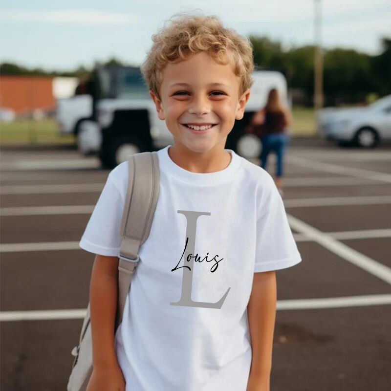 Personalisiertes Kinder T-Shirt mit Namen und Initialen Einfaches Geschenk für Kinder