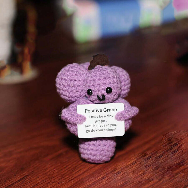 Muñeca de ganchillo con forma de uva, hecha a mano, regalo sencillo para niños