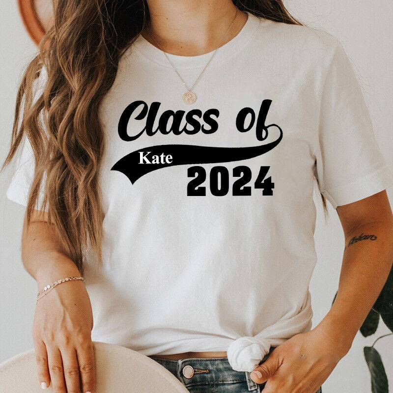 T-shirt personalizzata Classe 2024 con nome personalizzato Regalo di laurea perfetto