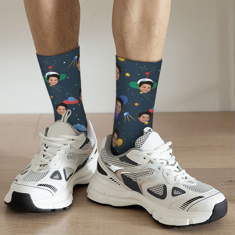 Personalisierte Socken mit Gesicht, bedruckt mit Kinderfotos und Sternen für Papa