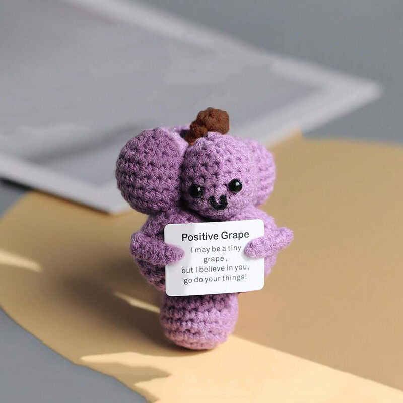 Muñeca de ganchillo con forma de uva, hecha a mano, regalo sencillo para niños