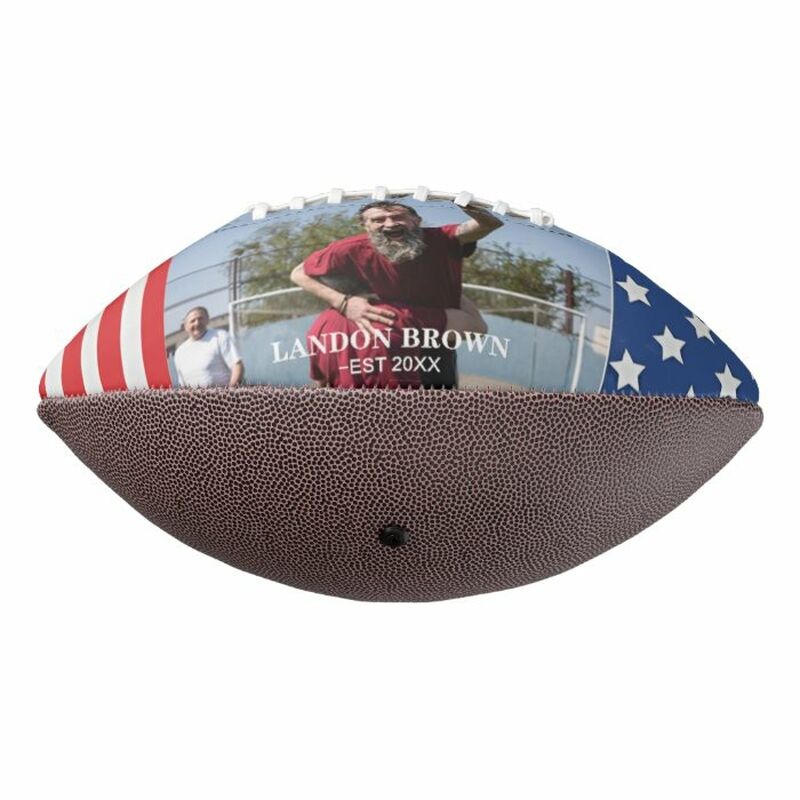 Le ballon de football personnalisé « Dieu du football » avec motif de drapeau national est un cadeau pour le meilleur entraîneur