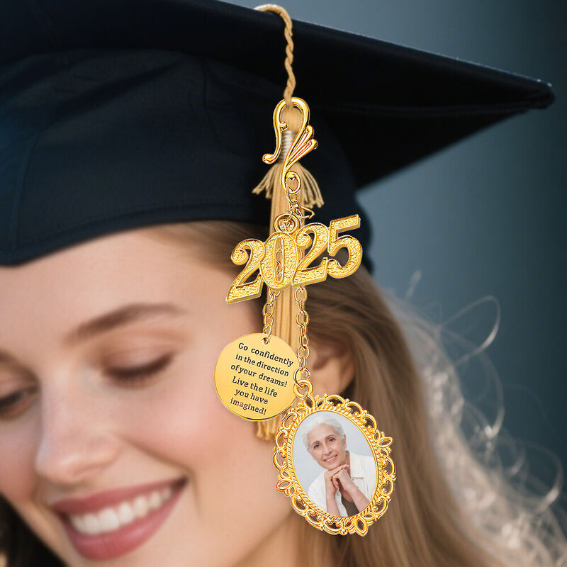 Personaliza las borlas de graduación para agregar fotos de tus seres queridos como regalos de recuerdo. Colgante con foto de recuerdo.