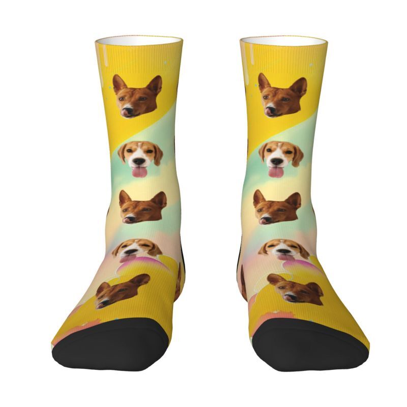 Gepersonaliseerde tie dye sokken regenboog bedrukt met 2 huisdierenfoto's